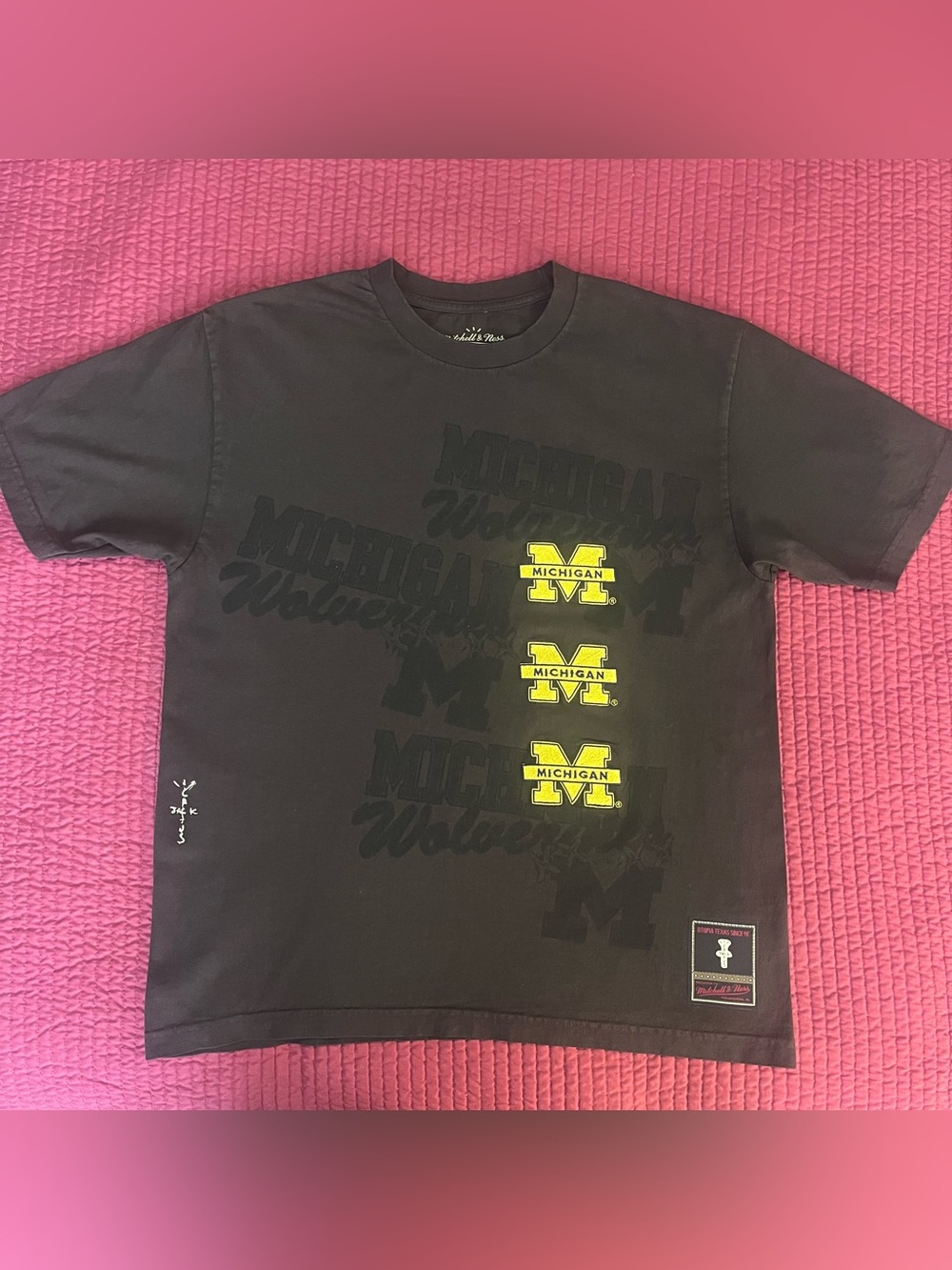 Travis Scott Cactus Jack x Mitchell & Ness Michigan Wolverines Seal Tee Large
